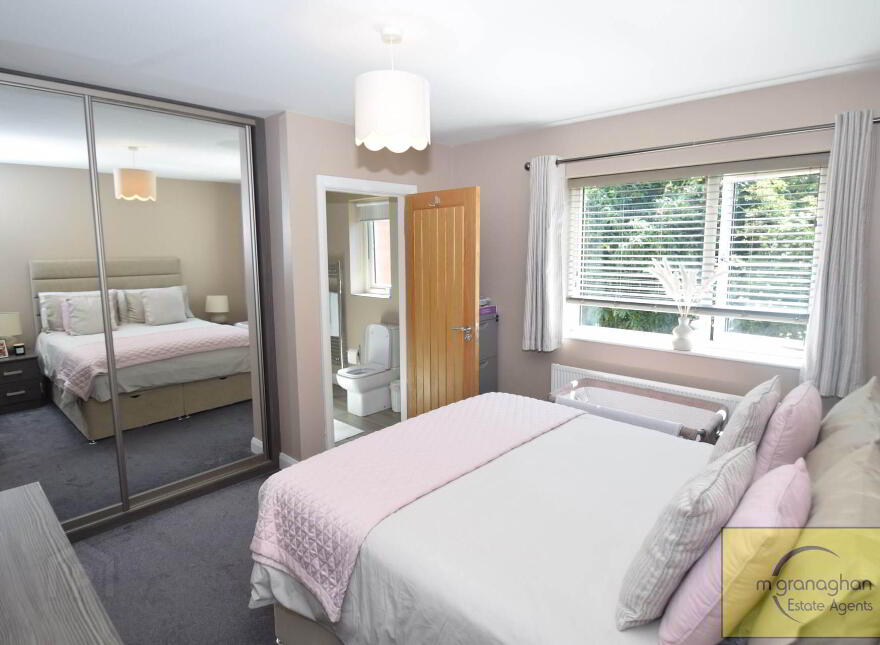 2e The Green, Dunmurry, Belfast, BT17 0EH