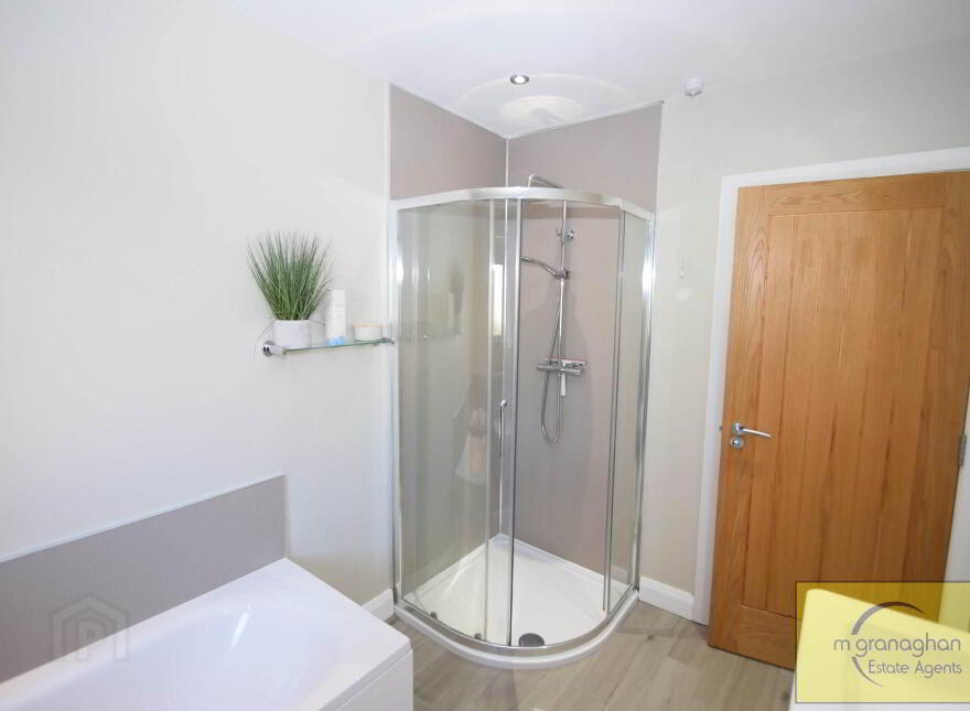 2e The Green, Dunmurry, Belfast, BT17 0EH