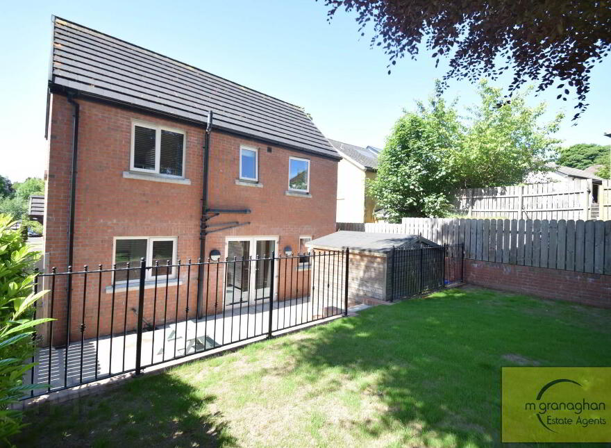 2e The Green, Dunmurry, Belfast, BT17 0EH