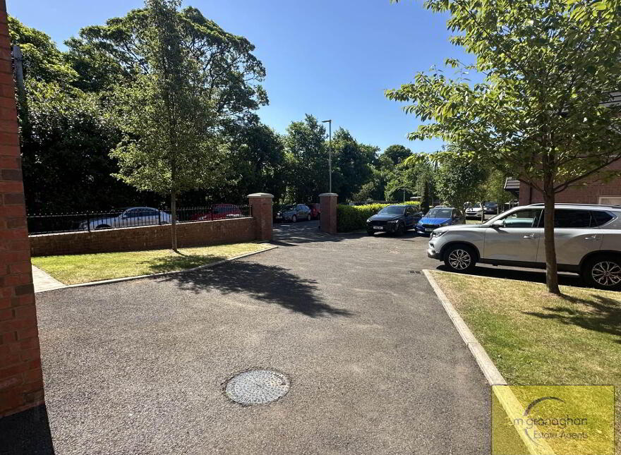 2e The Green, Dunmurry, Belfast, BT17 0EH