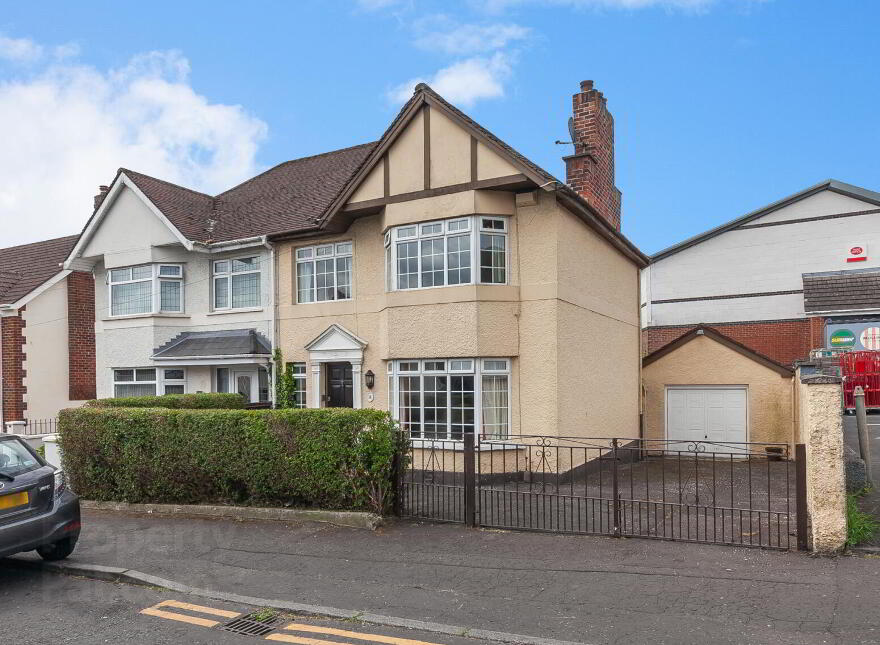 16 Shandarragh Park, Belfast, BT15 5FJ photo