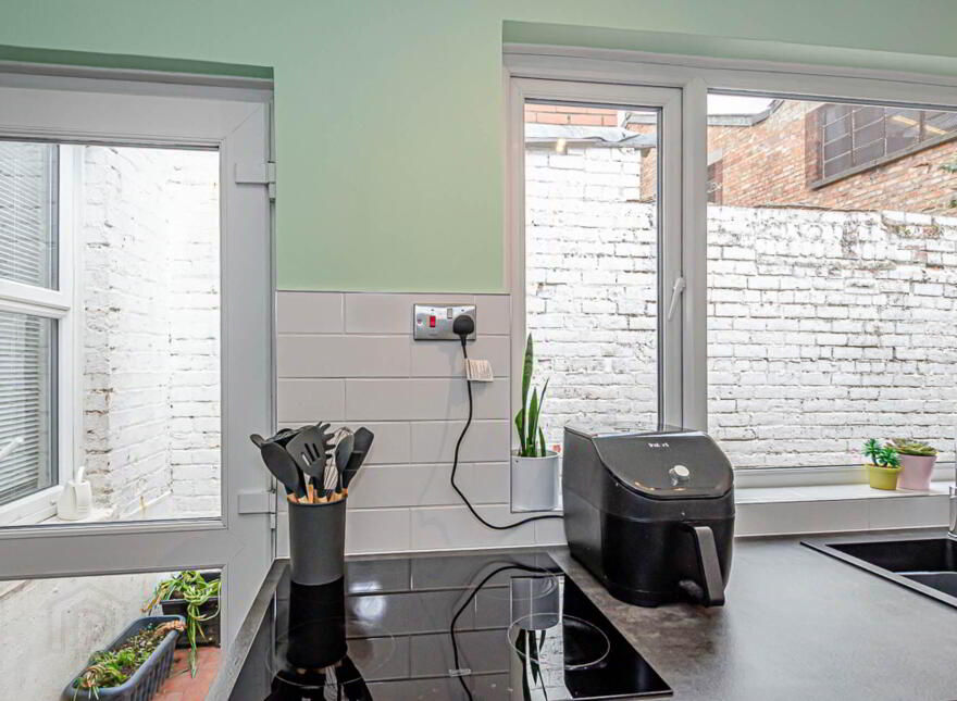 9 Sunwich Street, Ravenhill, Belfast, BT6 8JT