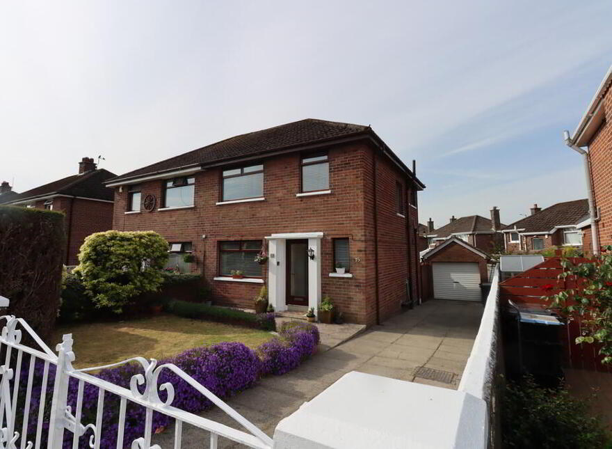 35 St. Annes Crescent, Newtownabbey, BT36 5JZ photo