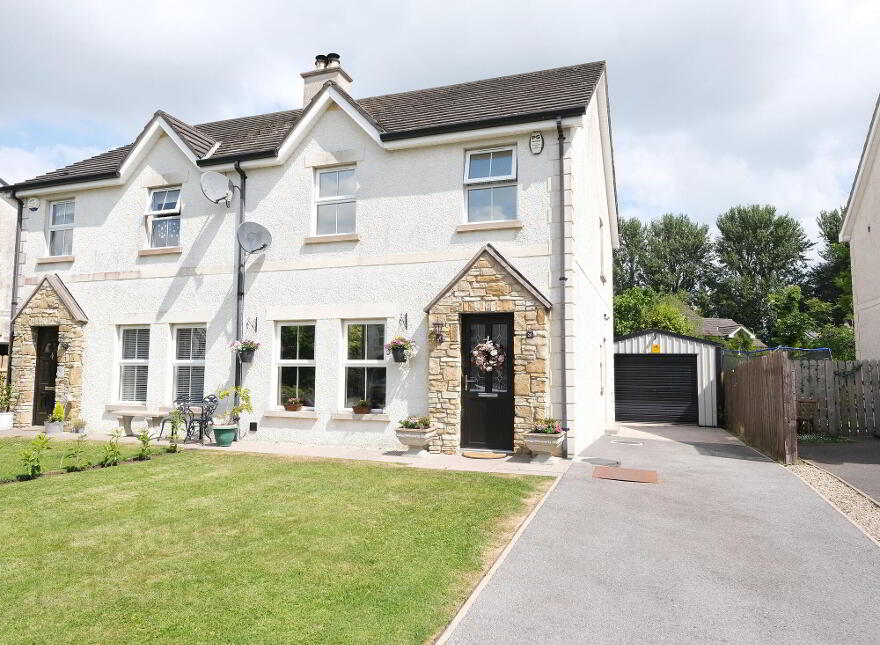 20 Silverhill Manor, Enniskillen, BT74 5JE photo