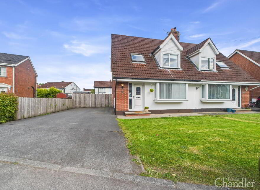 14 Winchester Avenue, Carryduff, Belfast, BT8 8QA photo