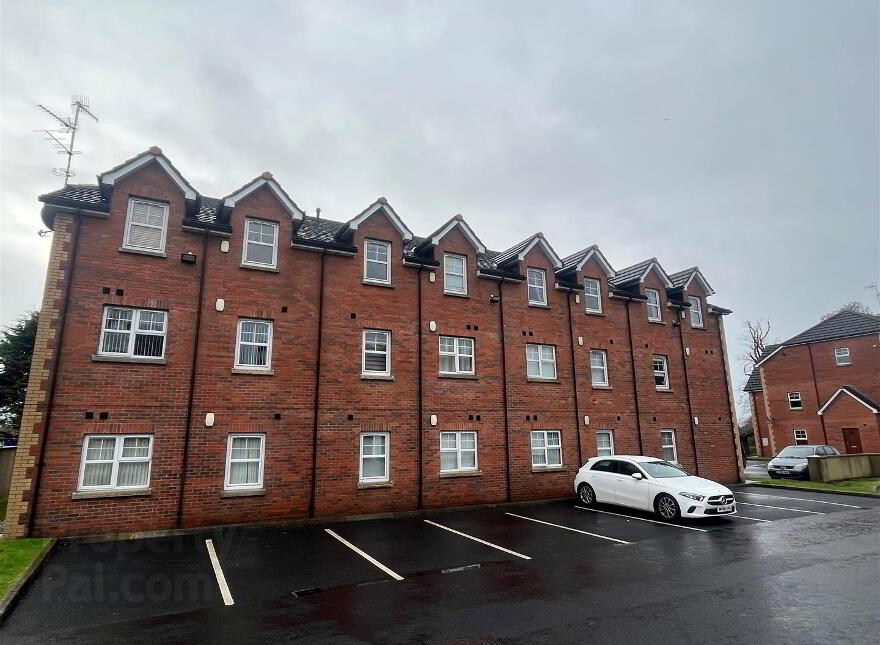 25 Beechfield Mews, Lisburn, BT28 1NR photo