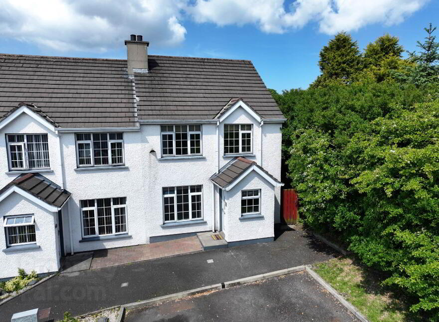 6 Crawford Square, Moville, F93X326 photo