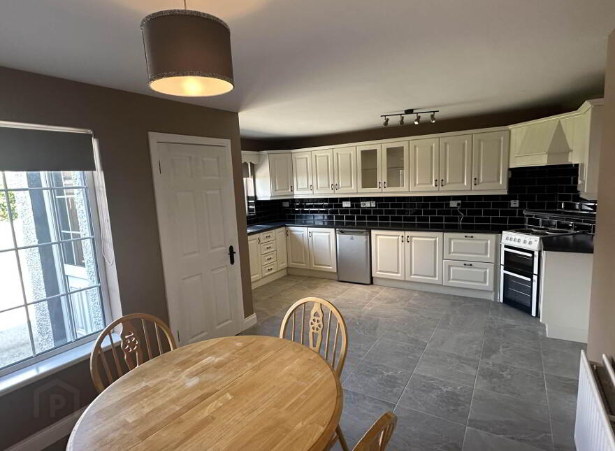 6 Crawford Square, Moville, F93X326