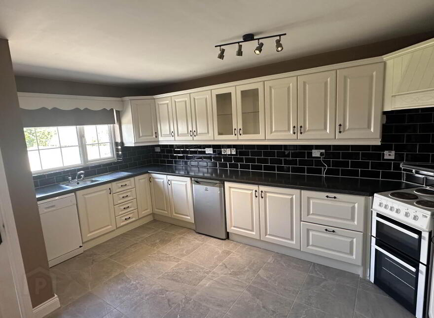 6 Crawford Square, Moville, F93X326