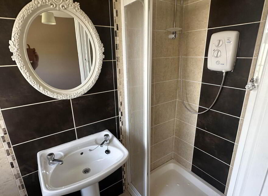 6 Crawford Square, Moville, F93X326
