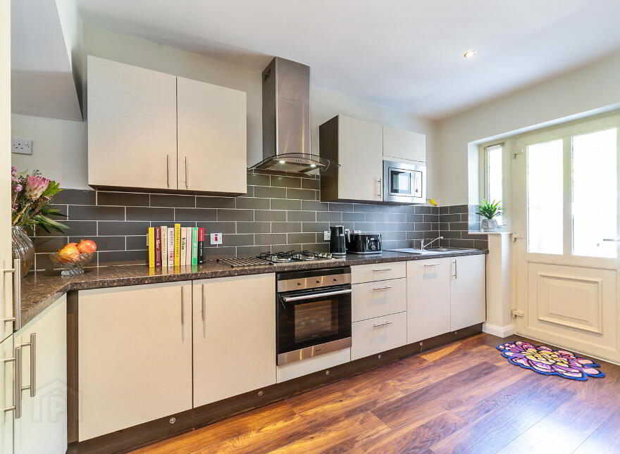 15 Gransha Wood, Dundonald, Belfast, BT16 2FG