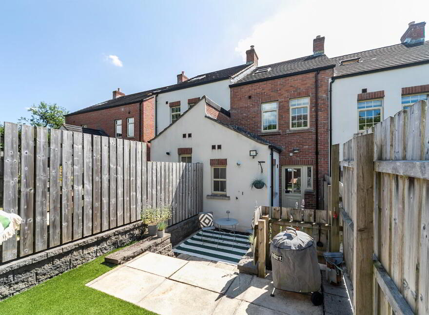 15 Gransha Wood, Dundonald, Belfast, BT16 2FG