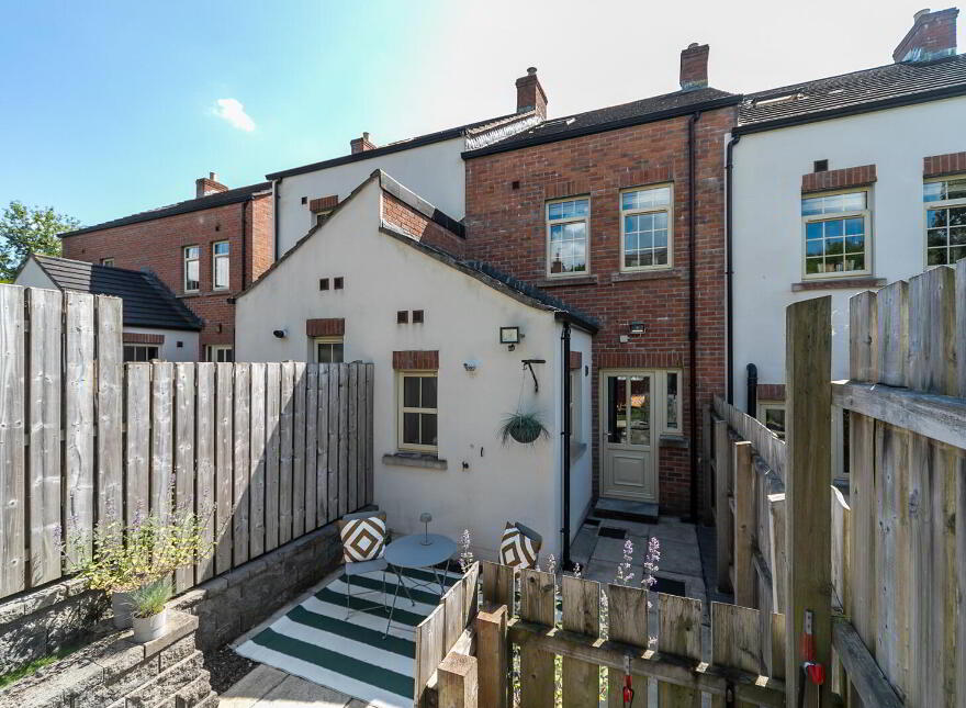 15 Gransha Wood, Dundonald, Belfast, BT16 2FG