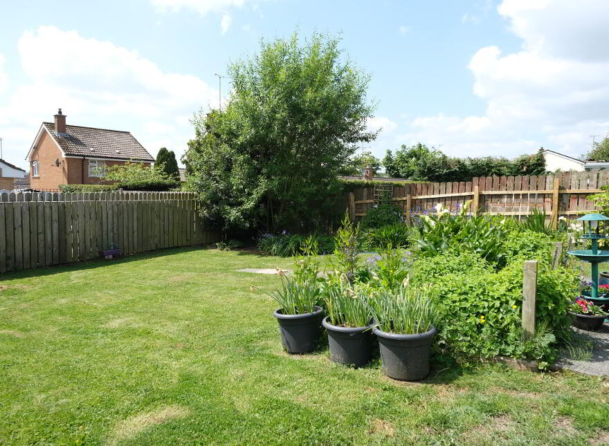 61 Glenwood Gardens, Enniskillen, BT74 7NA