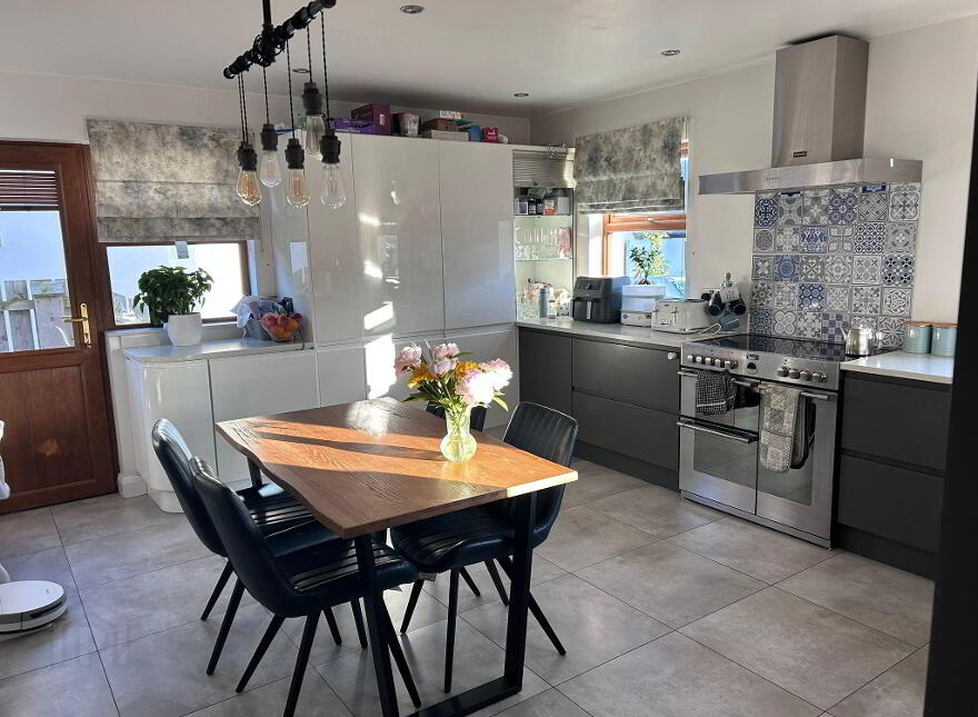 26 Lisnavale, Council Road, Kilkeel, BT34 4FS