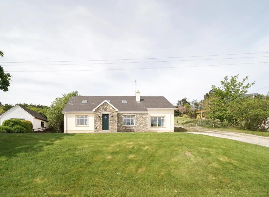 1a Aghalative, Creeslough, F92VX33 photo