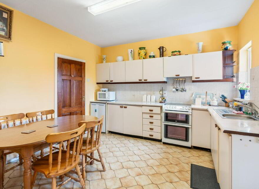 4 Love Lane, Charleville
