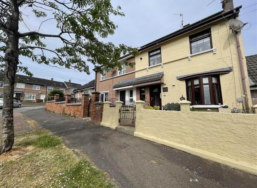 3 Monagh Crescent, Belfast, BT11 8EB photo