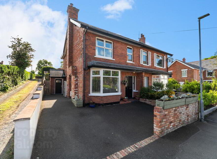 32 Wandsworth Gardens, Belfast, BT4 3NL photo