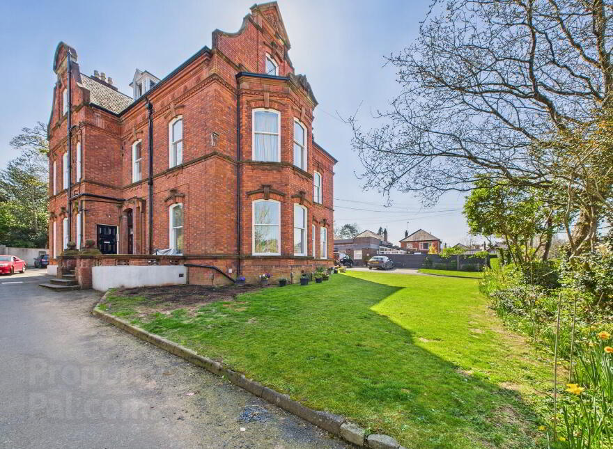 Flat 1b, 6 Randal Park, Belfast, BT9 6JJ photo