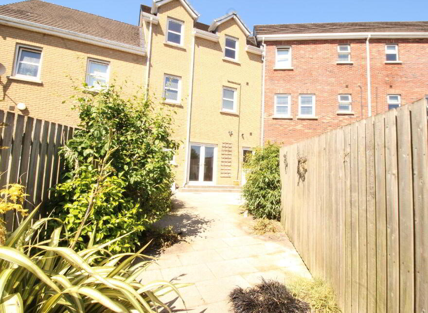 16 Holstein Way, Lisburn, BT28 2RT