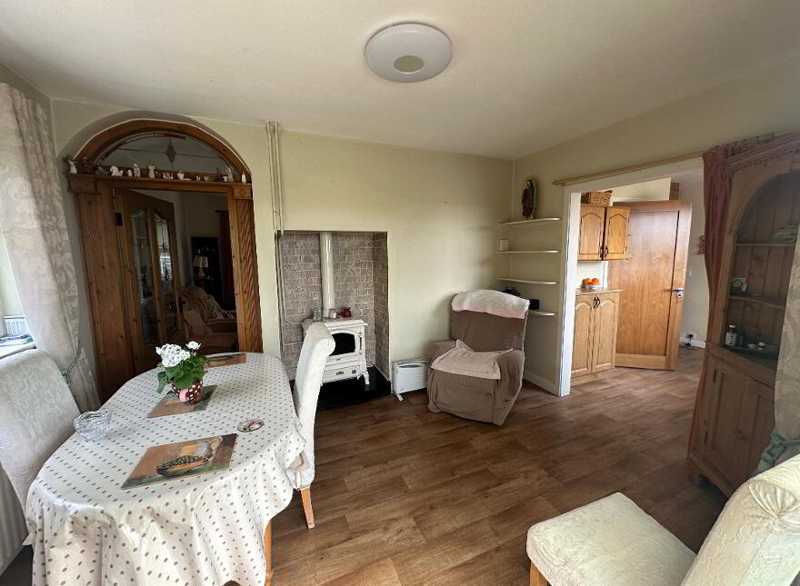 Townspark, Cahir, Co. Tipperary, E21T927