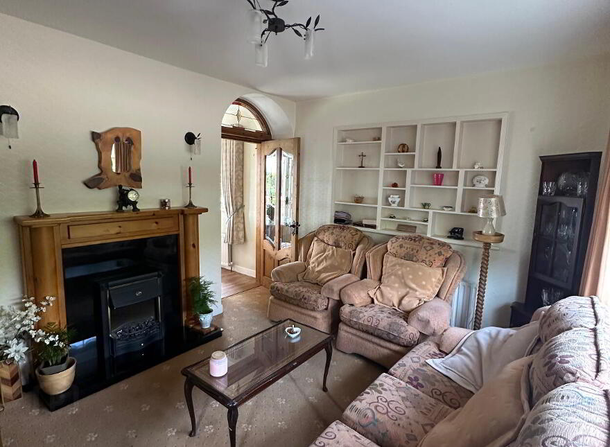 Townspark, Cahir, Co. Tipperary, E21T927