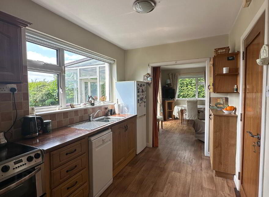 Townspark, Cahir, Co. Tipperary, E21T927