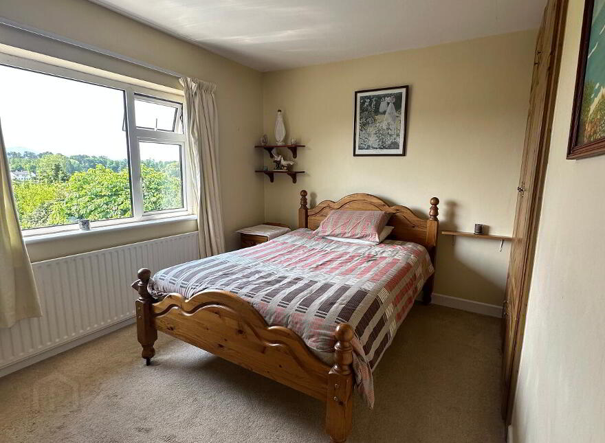 Townspark, Cahir, Co. Tipperary, E21T927