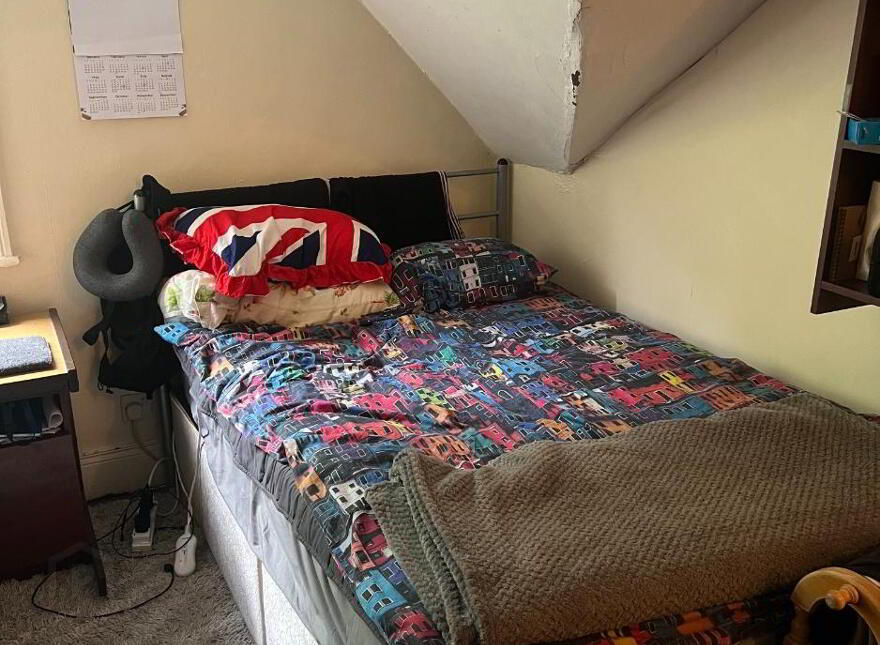 September Start Date, 116 Stranmillis Road, Serviced Rooms, Belfast, BT9 5AE