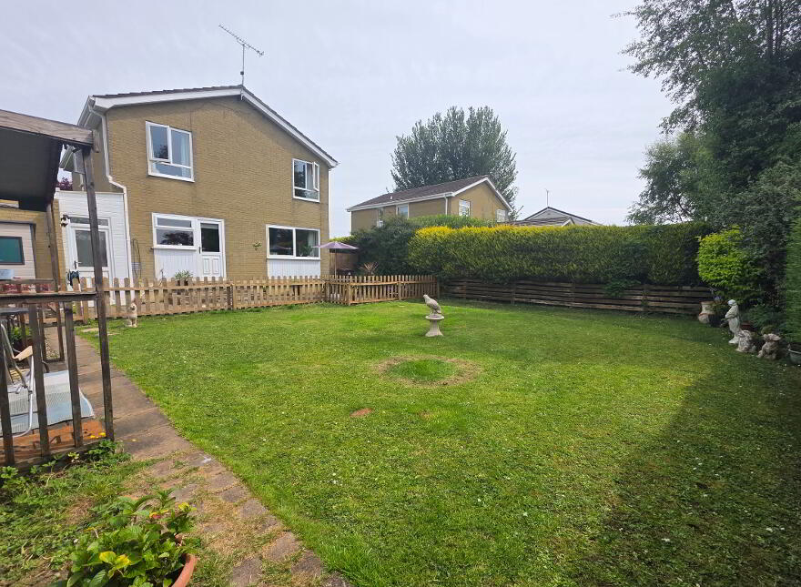 18 The Meadows, Off Charlotte Street, Ballymoney, BT53 6AX