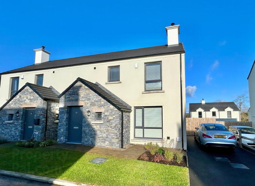 44 Oakwood Avenue, Antrim, BT41 2FT photo