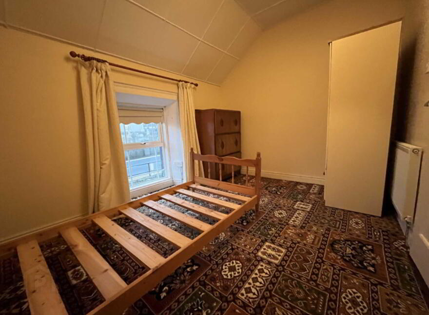 3 Castle Row, Main St, Dungloe, F94ET65