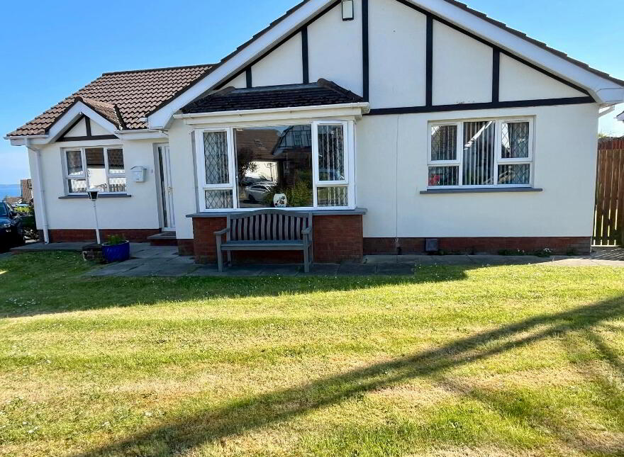 72 Broadlands, Carrickfergus, BT38 7BL photo