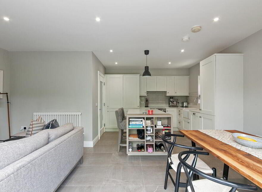 17b Upper Lisburn Road, Finaghy, Belfast, BT10 0GW