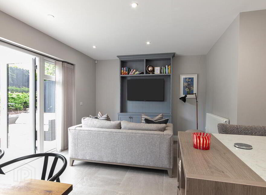 17b Upper Lisburn Road, Finaghy, Belfast, BT10 0GW