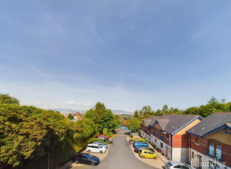 17 Oakhill, Castlereagh, Belfast, BT5 7GS