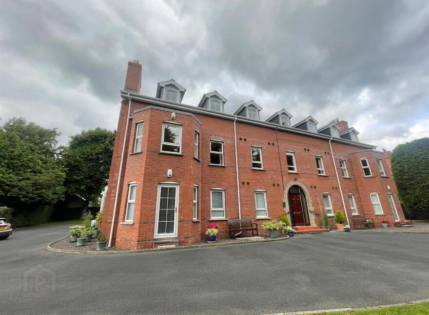 Apt 4, Knockdene Manor, Knockdene Park South, Belfast, BT5 7AB photo