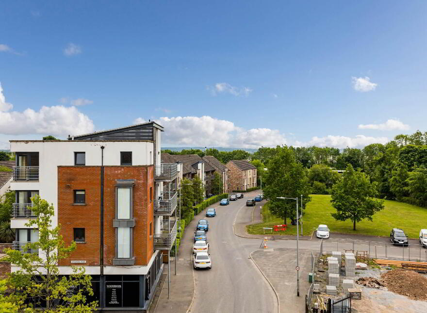 24 Woodbrook Avenue, Lisburn, BT28 2ZG photo