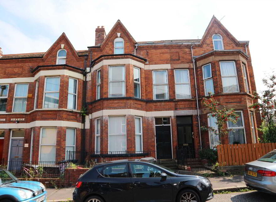 Apt 2 10 The Mount, Belfast, BT5 4NA photo