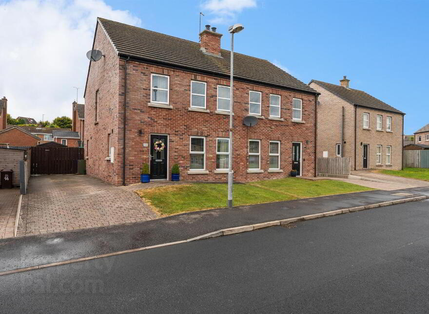 12 Millbank Grove, Ballynahinch, BT24 8WQ photo