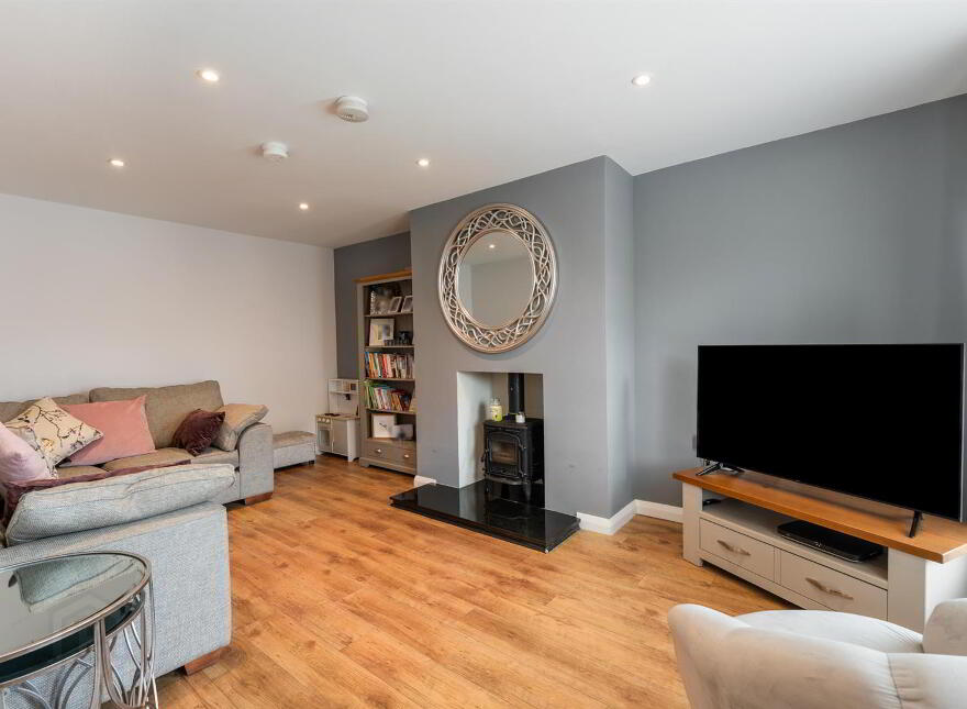 12 Millbank Grove, Ballynahinch, BT24 8WQ