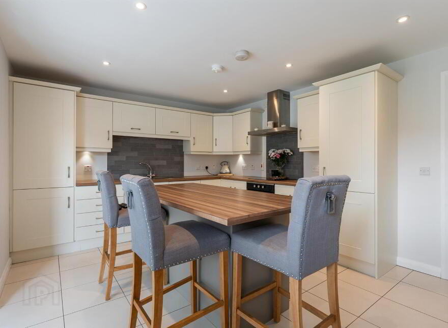 12 Millbank Grove, Ballynahinch, BT24 8WQ