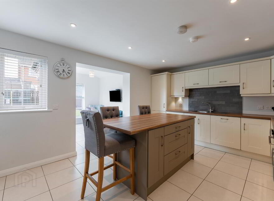 12 Millbank Grove, Ballynahinch, BT24 8WQ