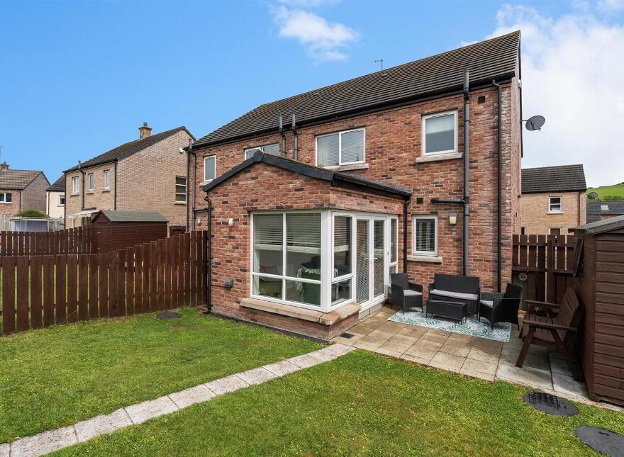 12 Millbank Grove, Ballynahinch, BT24 8WQ