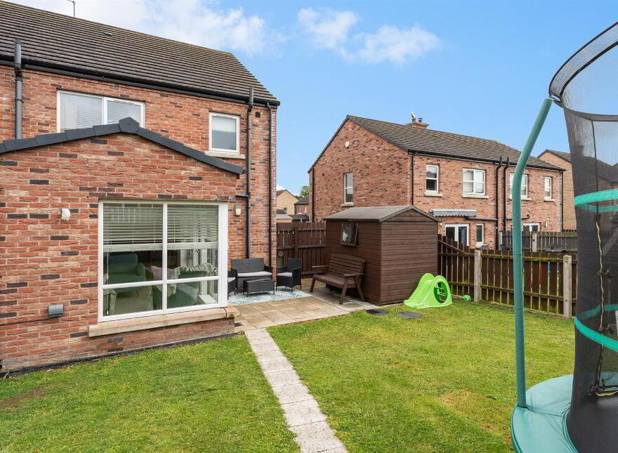 12 Millbank Grove, Ballynahinch, BT24 8WQ