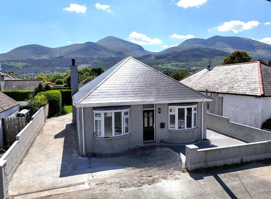 10 Shimna Vale, Newcastle, BT33 0EF photo