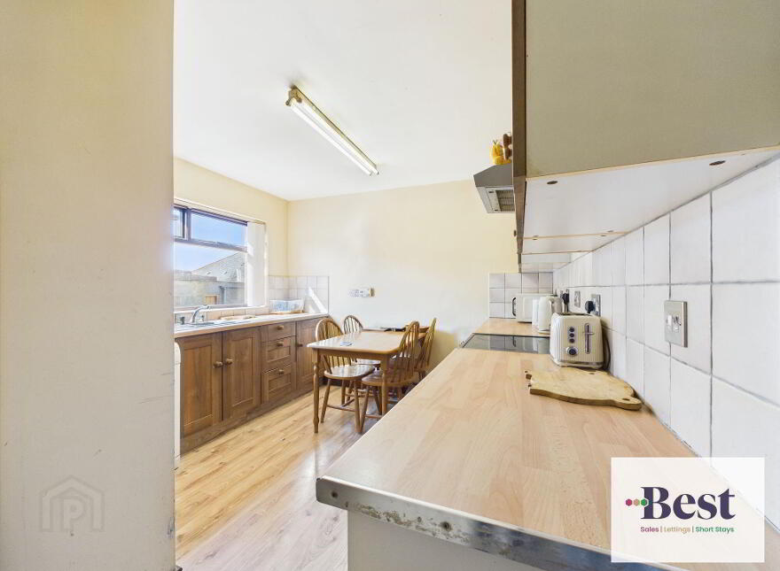 11 Ballysnod Road, Larne, BT40 3BZ