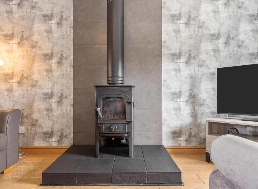 71 Lough Road, Lisburn, BT27 6TS