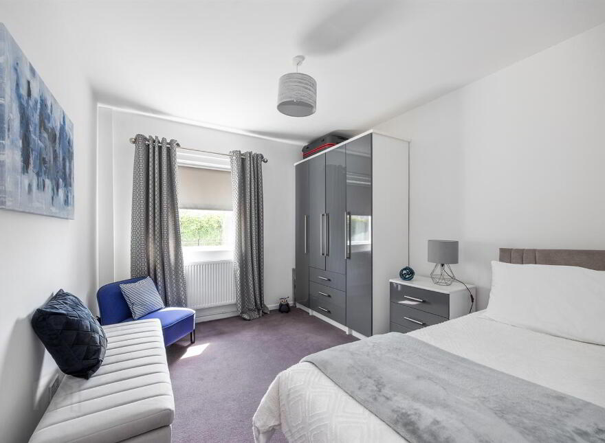71 Lough Road, Lisburn, BT27 6TS